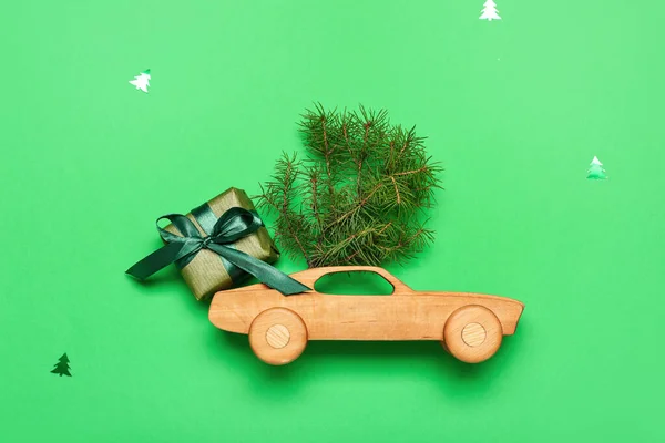 Toy Car Christmas Branches Gift Green Background — Stock Photo, Image
