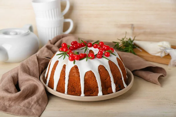 Heerlijke Kerstcake Met Cranberry Houten Tafel — Stockfoto