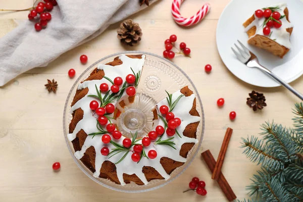 Dessert Stand Tasty Christmas Cake Light Wooden Background — Stock Photo, Image