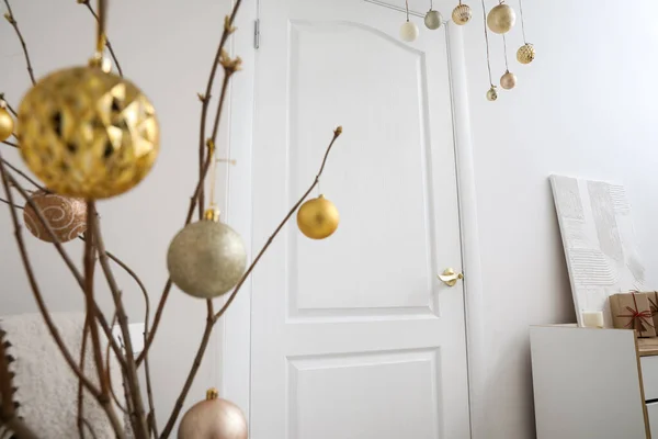 Christmas Balls Hanging White Door Room — Stock Photo, Image