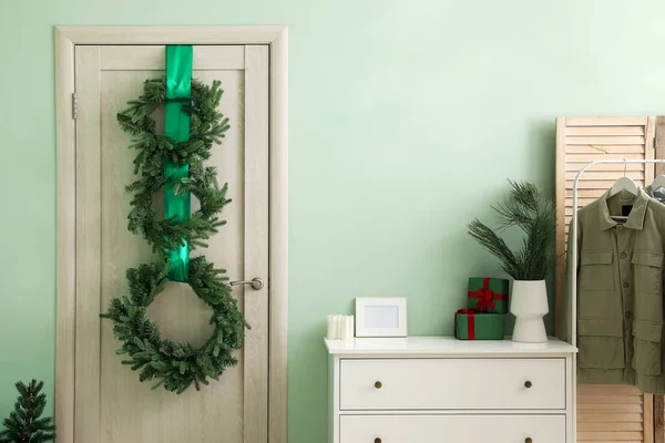 Wooden Door Christmas Wreaths Hall — Stock Photo, Image
