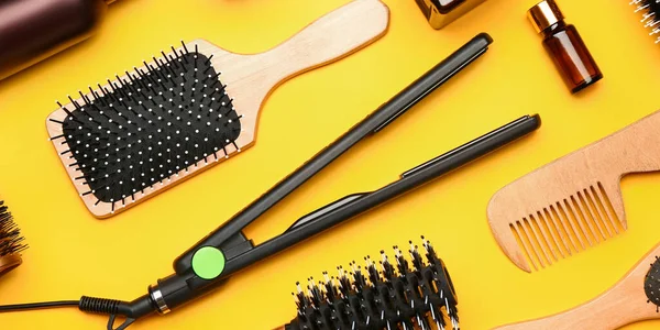 Set Hairdresser Tools Yellow Background Top View — Stock Photo, Image