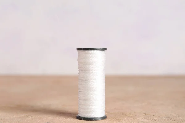 White Thread Spool Color Table — Stock Photo, Image