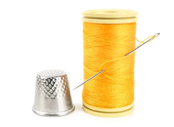 Thread Spool Needle Thimble White Background — Stock Photo, Image