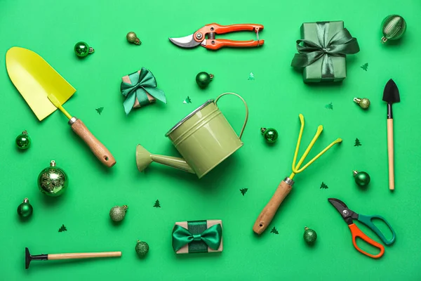 Садівництво Різдвяними Кульками Зеленому Тлі — стокове фото