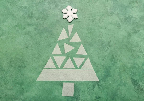Árbol Navidad Hecho Cinta Adhesiva Copo Nieve Sobre Fondo Verde —  Fotos de Stock