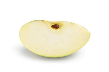 Beyaz arkaplanda sulu bir elma parçası