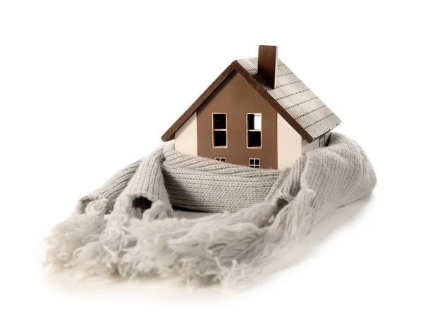 Huismodel Met Sjaal Witte Achtergrond Verwarmingsconcept — Stockfoto