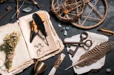 Karanlık masa, üst görünüm üzerinde sihirli özellikler