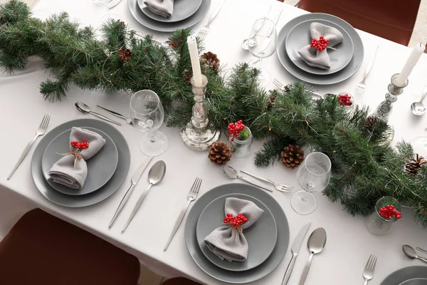 Ajuste Mesa Navidad Con Ramas Abeto Rowan Comedor Vista Superior —  Fotos de Stock