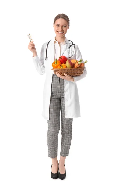 具有白种人背景的维生素和健康食品的女医生 — 图库照片