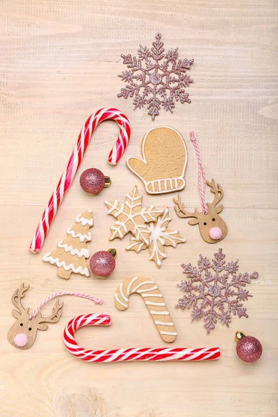 Christmas Tree Made Cookies Candy Canes Decorations Wooden Background — Stock Photo, Image