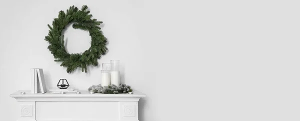 Fireplace Christmas Decor White Living Room — Stock Photo, Image