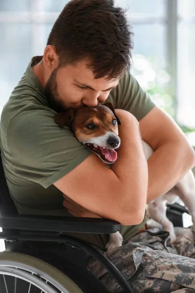Young Soldier Wheelchair Dog Home Closeup — Stock Photo, Image