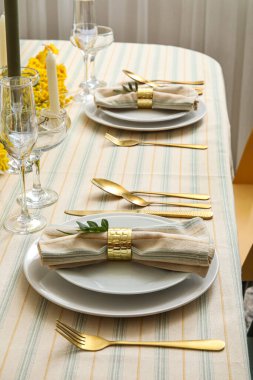 Festival Tablo ayarı ile çiçek dekorasyonu