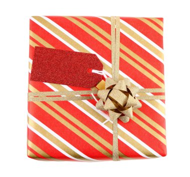 Beyaz arka planda izole edilmiş güzel bir Noel hediyesi