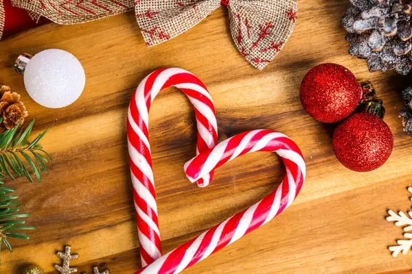 Heart Made Tasty Candy Canes Christmas Decorations Wooden Background Closeup — Stock Photo, Image