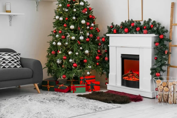 Belső Tér Kandallóval Karácsonyfával Ajándékokkal — Stock Fotó