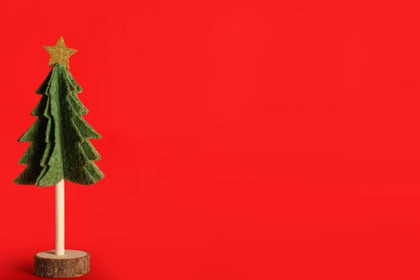 Felt Christmas Tree Red Background — Stock Photo, Image