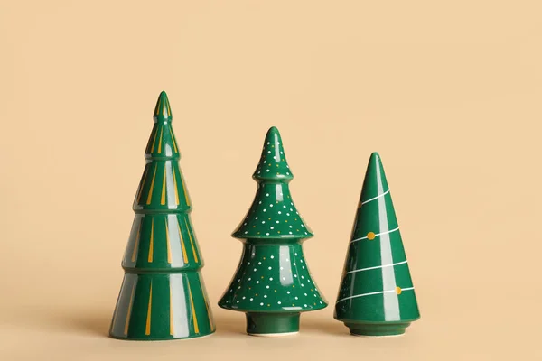 Hermosos Árboles Navidad Decorativos Sobre Fondo Color —  Fotos de Stock