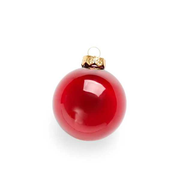 白い背景に隔離された赤いガラスのクリスマスボール — ストック写真