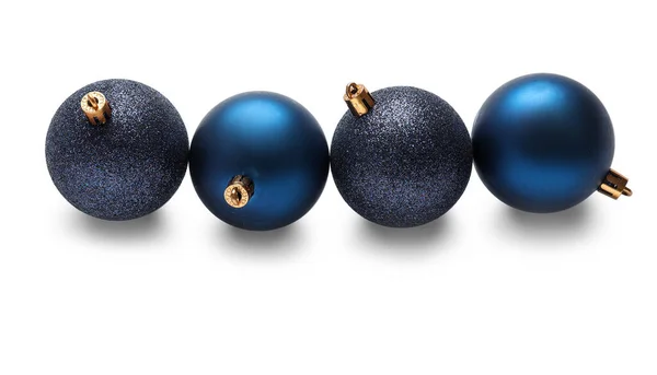 Fila Bolas Azules Navidad Aisladas Sobre Fondo Blanco — Foto de Stock