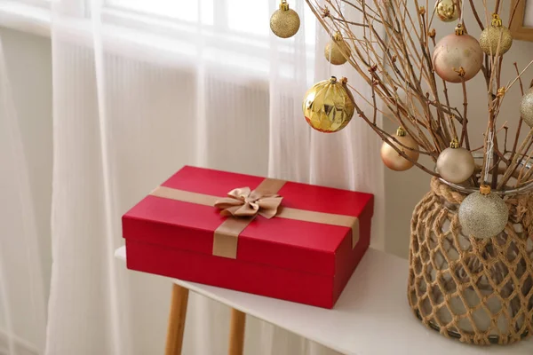 Vase Tree Branches Christmas Balls Gift Table Living Room Closeup — Stock Photo, Image