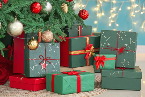 Beautiful Gift Boxes Christmas Tree Room Closeup — Stock Photo, Image