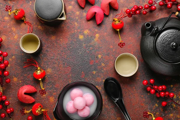 Rahmen Aus Schale Mit Tangyuan Teekanne Glückskeksen Und Chinesischem Dekor — Stockfoto
