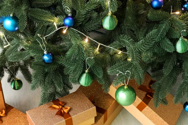 Albero Natale Luminoso Con Regali Soggiorno Primo Piano — Foto Stock
