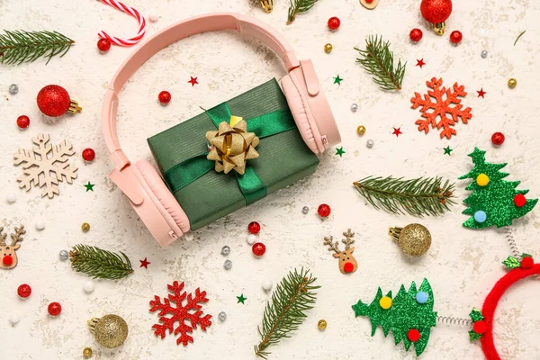 Headphones Gift Christmas Decor Grunge Background — Stock Photo, Image