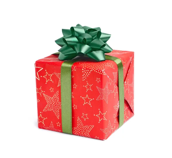 Weihnachtsgeschenkbox Mit Grüner Schleife Auf Weißem Hintergrund — Stockfoto