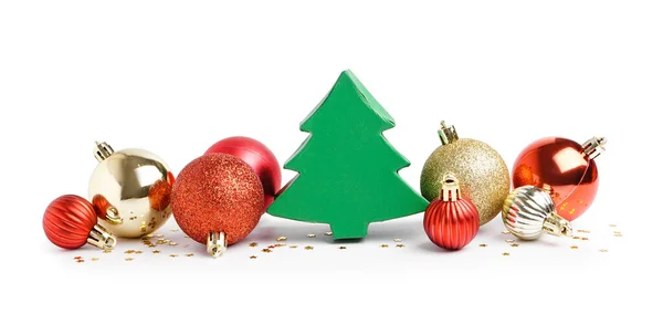 Beyaz Arka Planda Topları Olan Noel Ağacı Şeklinde Bir Hediye — Stok fotoğraf