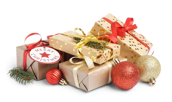 Подарочные Коробки Рождественскими Шарами Елками Белом Фоне — стоковое фото