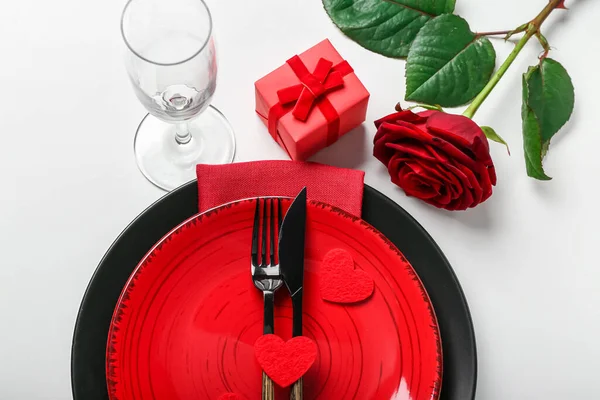 Table Setting Valentine Day Rose Gift White Background — Stock Photo, Image
