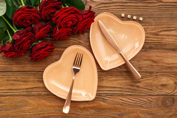 Asztalbeállítás Valentin Napra Szó Szeretet Rózsa Alapon — Stock Fotó
