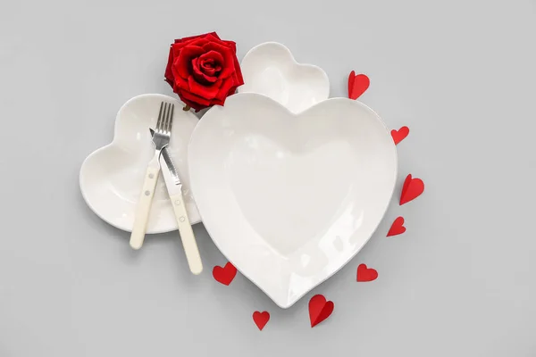Table Setting Valentine Day Hearts Rose Grey Background — Stock Photo, Image