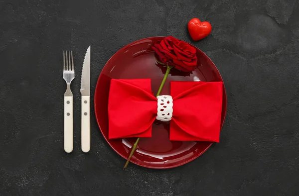 Table Setting Valentine Day Heart Rose Dark Background — Stock Photo, Image