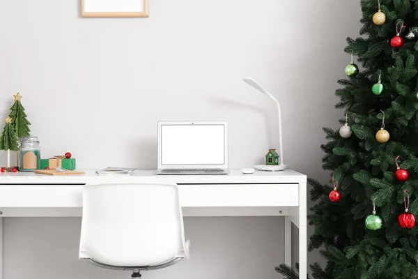Workplace Laptop Christmas Tree Gift Candle Light Wall Office — Stock Photo, Image