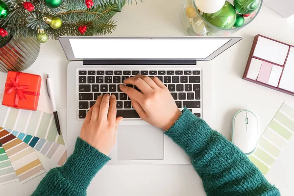 Woman Using Laptop Table Office Christmas Eve Top View — Stock Photo, Image