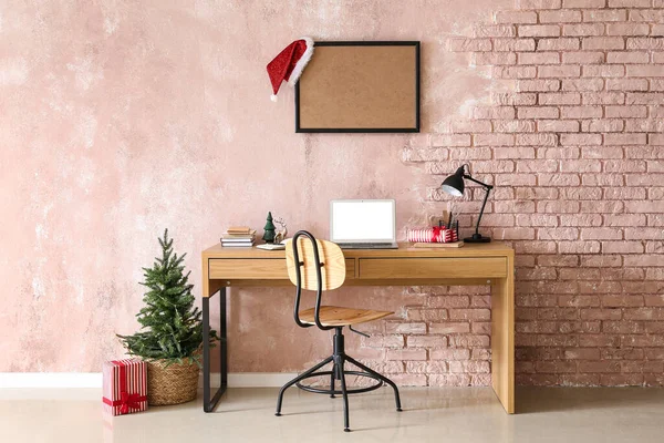 Interior Office Workplace Christmas Tree Presents — Stock Photo, Image