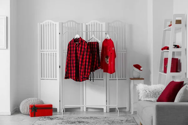 Interior Living Room Christmas Pajamas Gifts Folding Screen — Stock Photo, Image