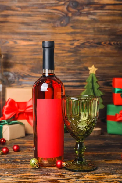 Bottle Wine Glass Christmas Balls Dark Wooden Background Closeup — Stock Photo, Image