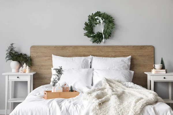 Interior Light Bedroom Christmas Wreath Candle Holders — Stock Photo, Image