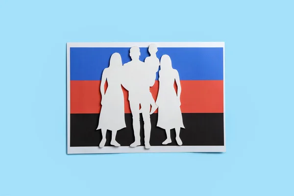 Rodinná Postava Polyamorní Vlajkou Modrém Pozadí — Stock fotografie