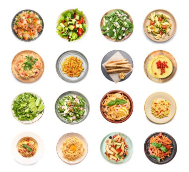 Beyaz zemin üzerinde lezzetli yemekler olan tabak kolajı