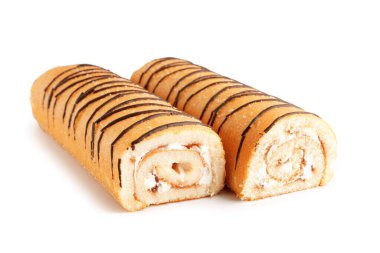 Beyaz arka planda izole edilmiş lezzetli sünger kekleri.