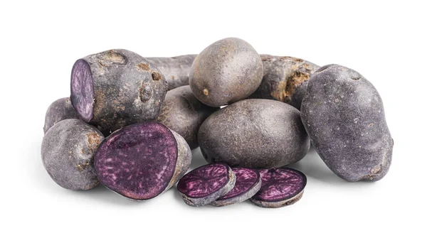 Heap Raw Purple Potatoes White Background — Stock Photo, Image