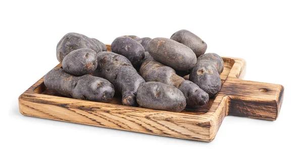 Board Raw Purple Potatoes White Background — Stock Photo, Image