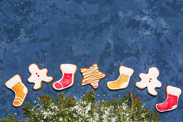 Composition Sweet Christmas Cookies Fir Branches Color Background — Stock Photo, Image